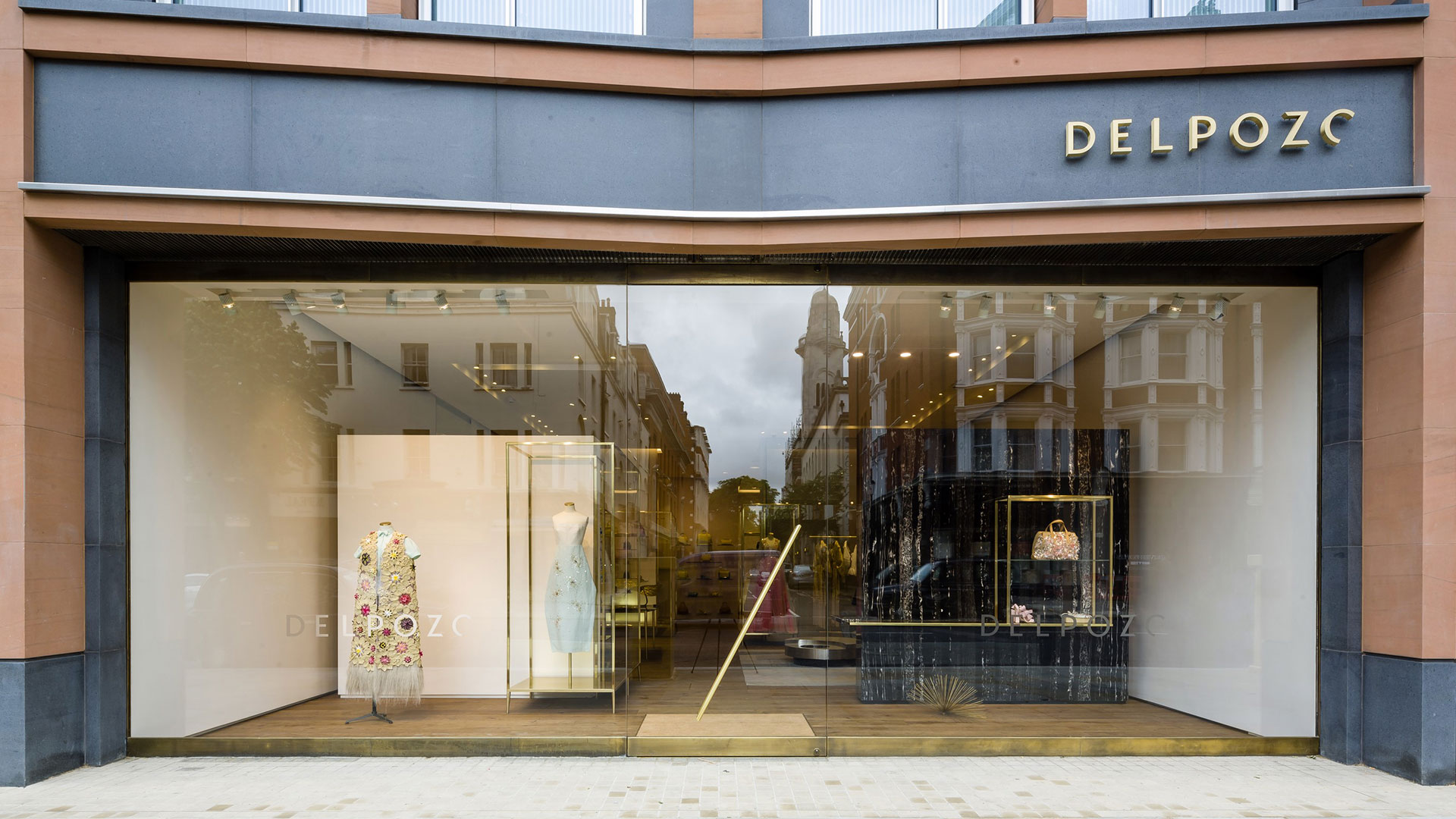 DelPozo Londres hero asset