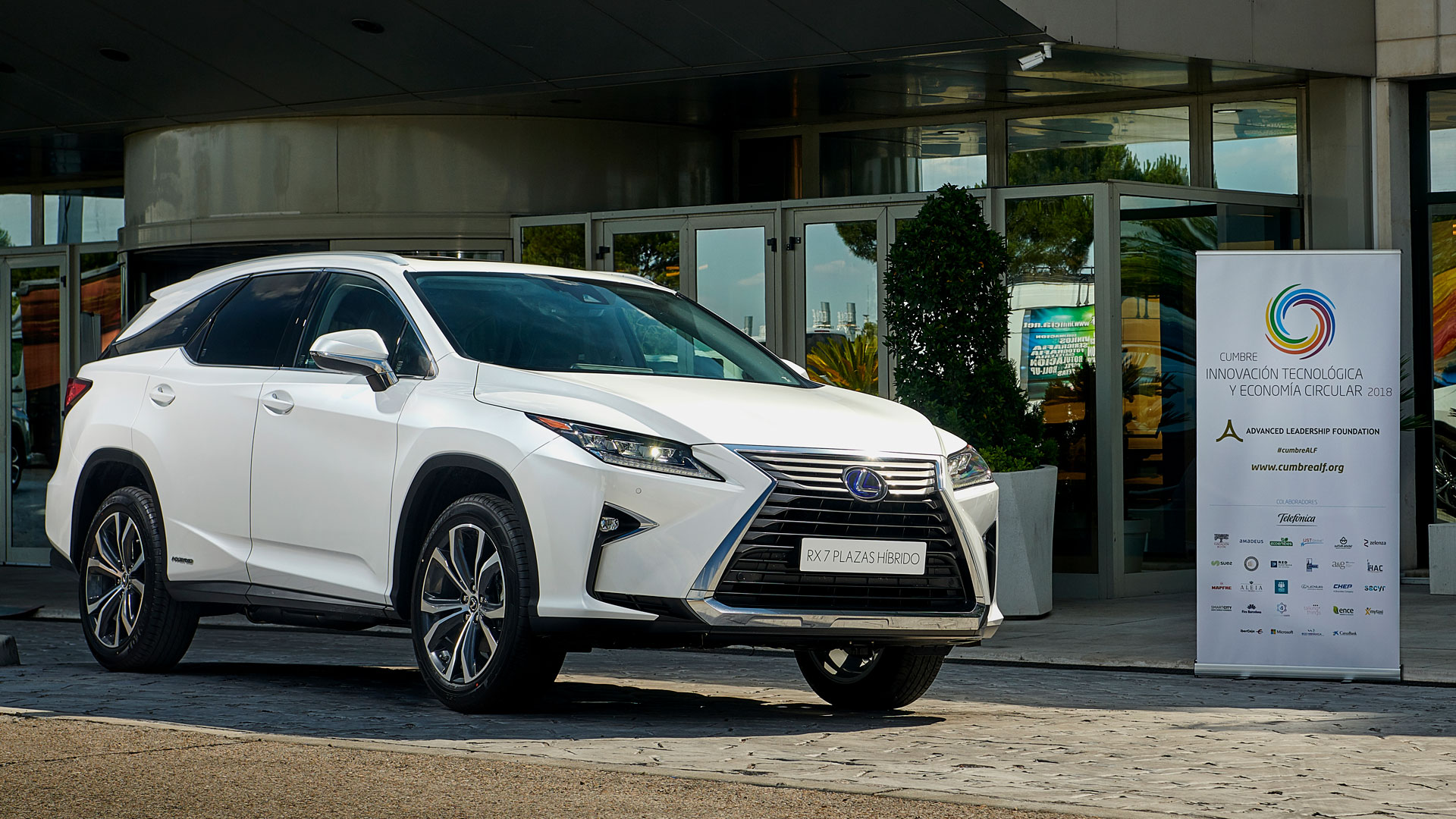 Lexus es la marca de coches oficial de la Cumbre Circular