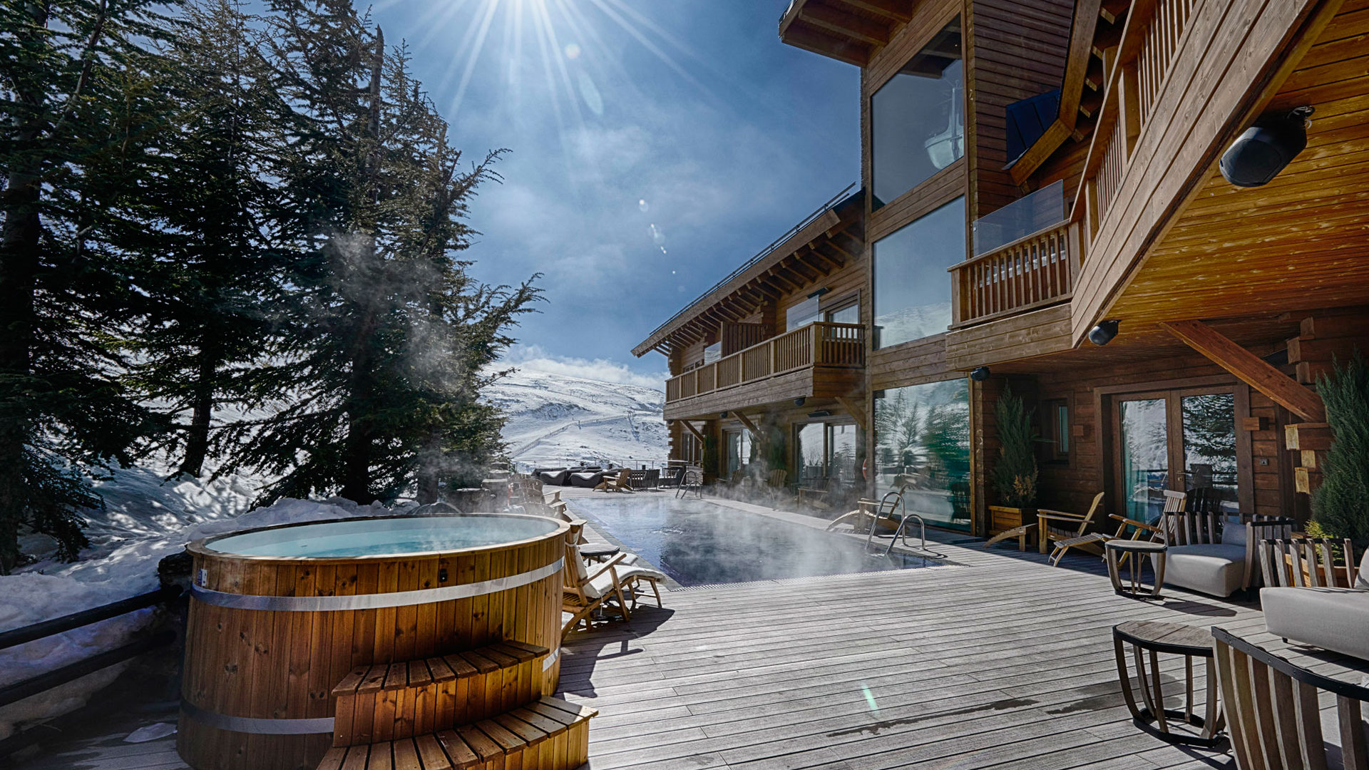 Lodge Sierra Nevada hero asset