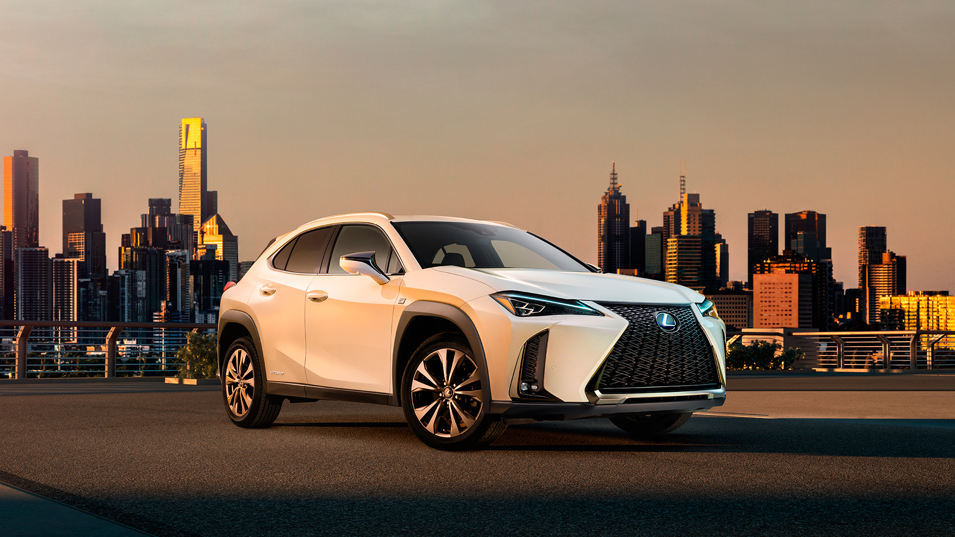 Primera imagen oficial del Lexus UX hero asset