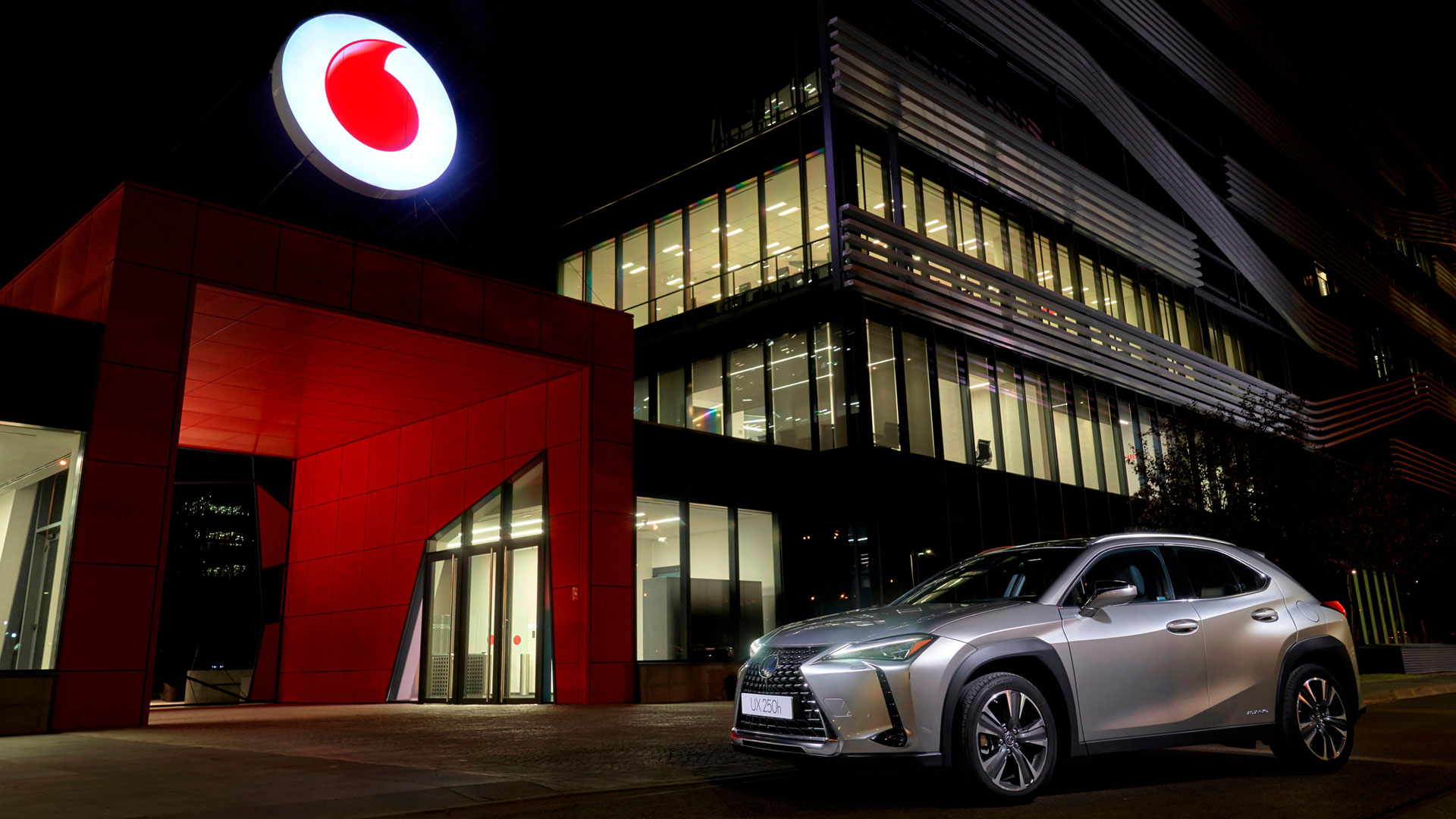 lexus y vodafone hero asset