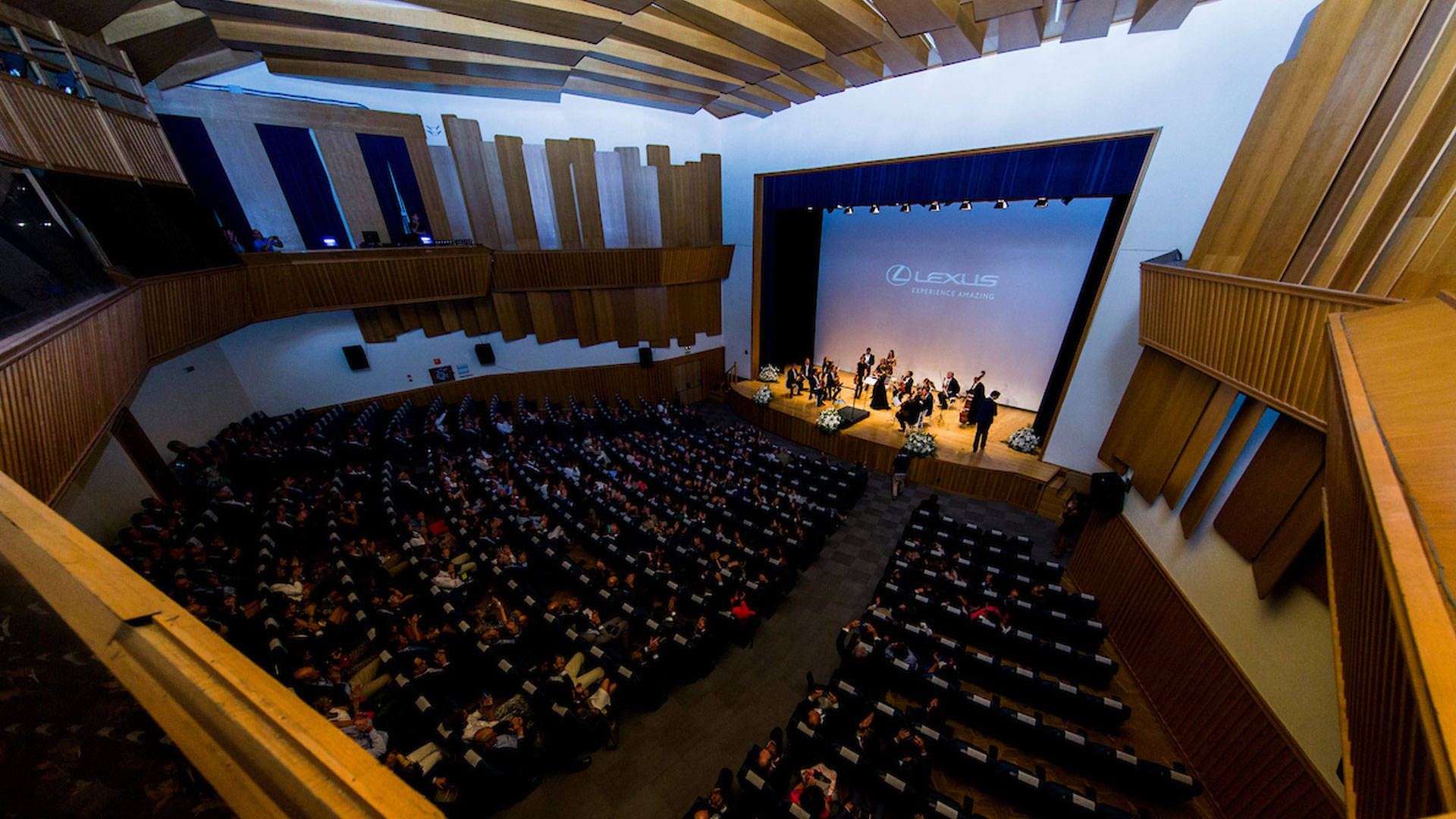 Concierto de música clásica orquestado por Inma Shara para Lexus