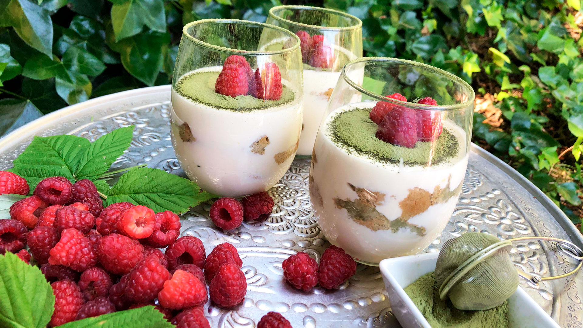 Tiramisú de chocolate blanco y té matcha hero asset