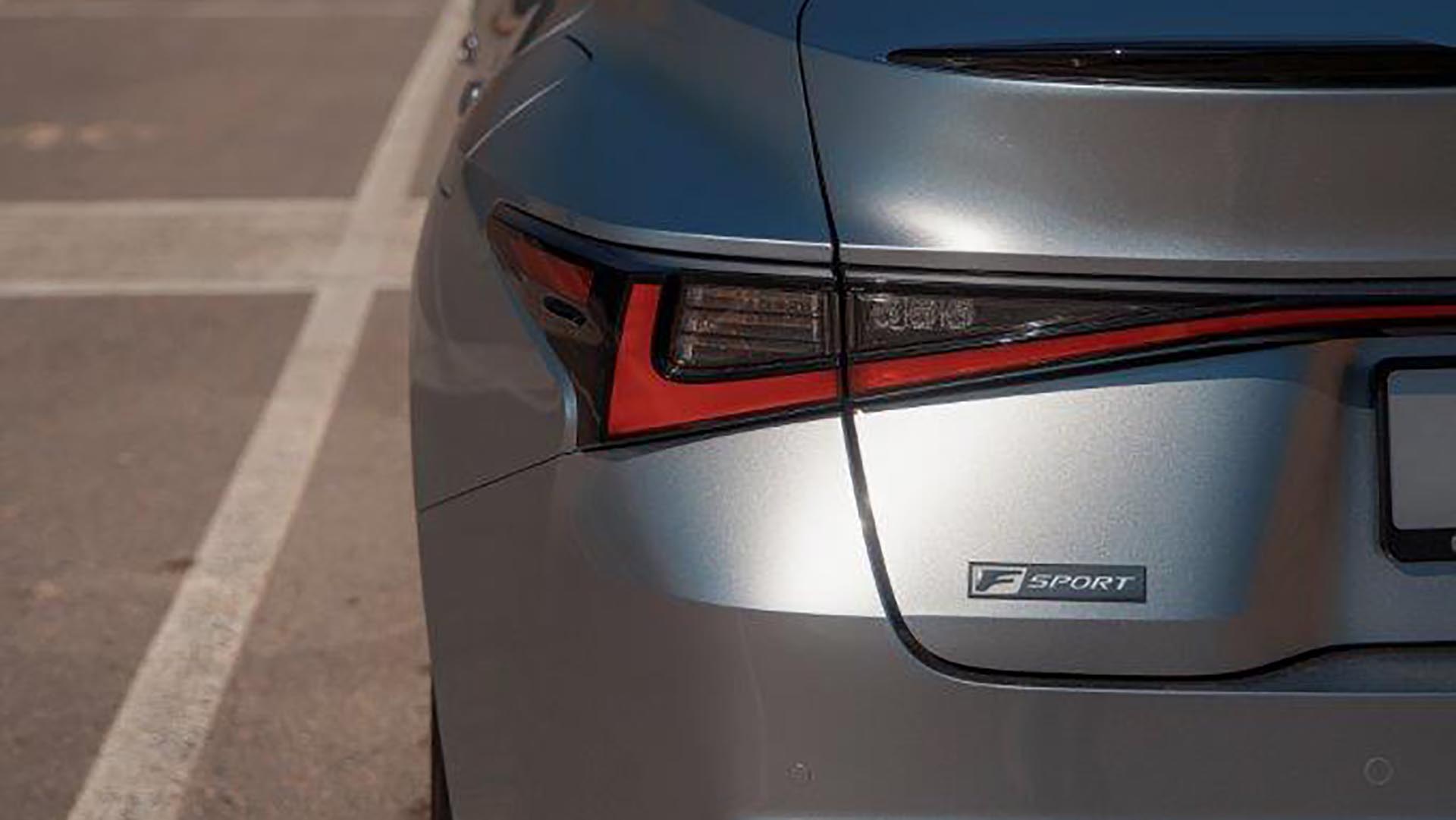 לקסוס IS300 F SPORT
