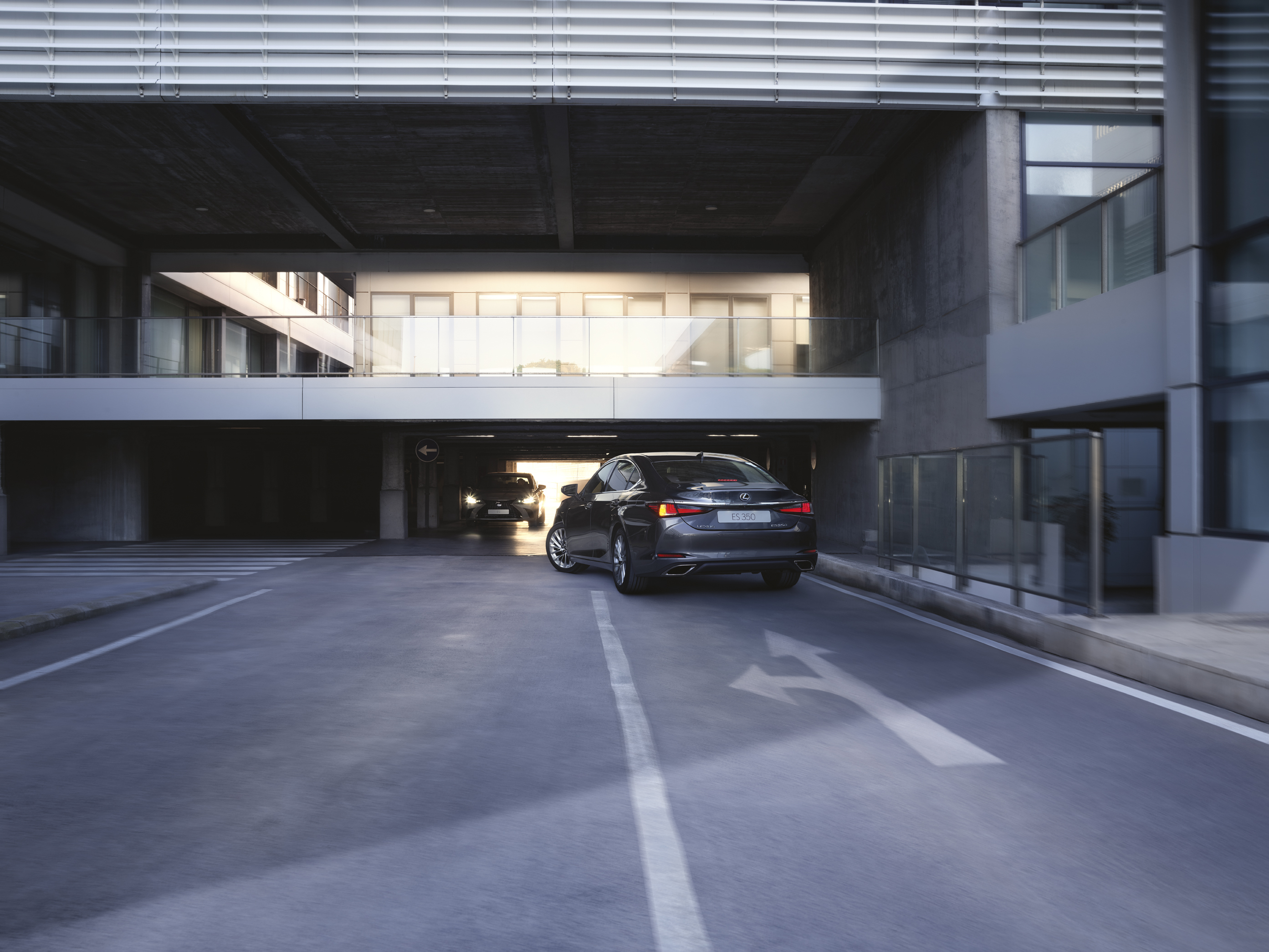 4 2019 lexus es petrol gallery 012 lifestyle