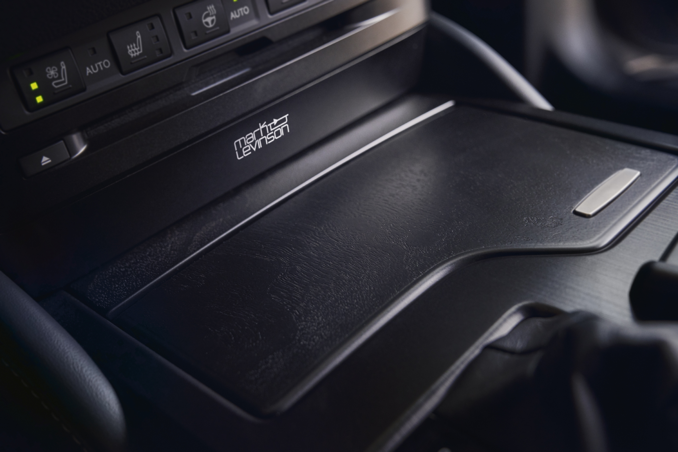 14 2019 lexus es petrol gallery 012 lifestyle