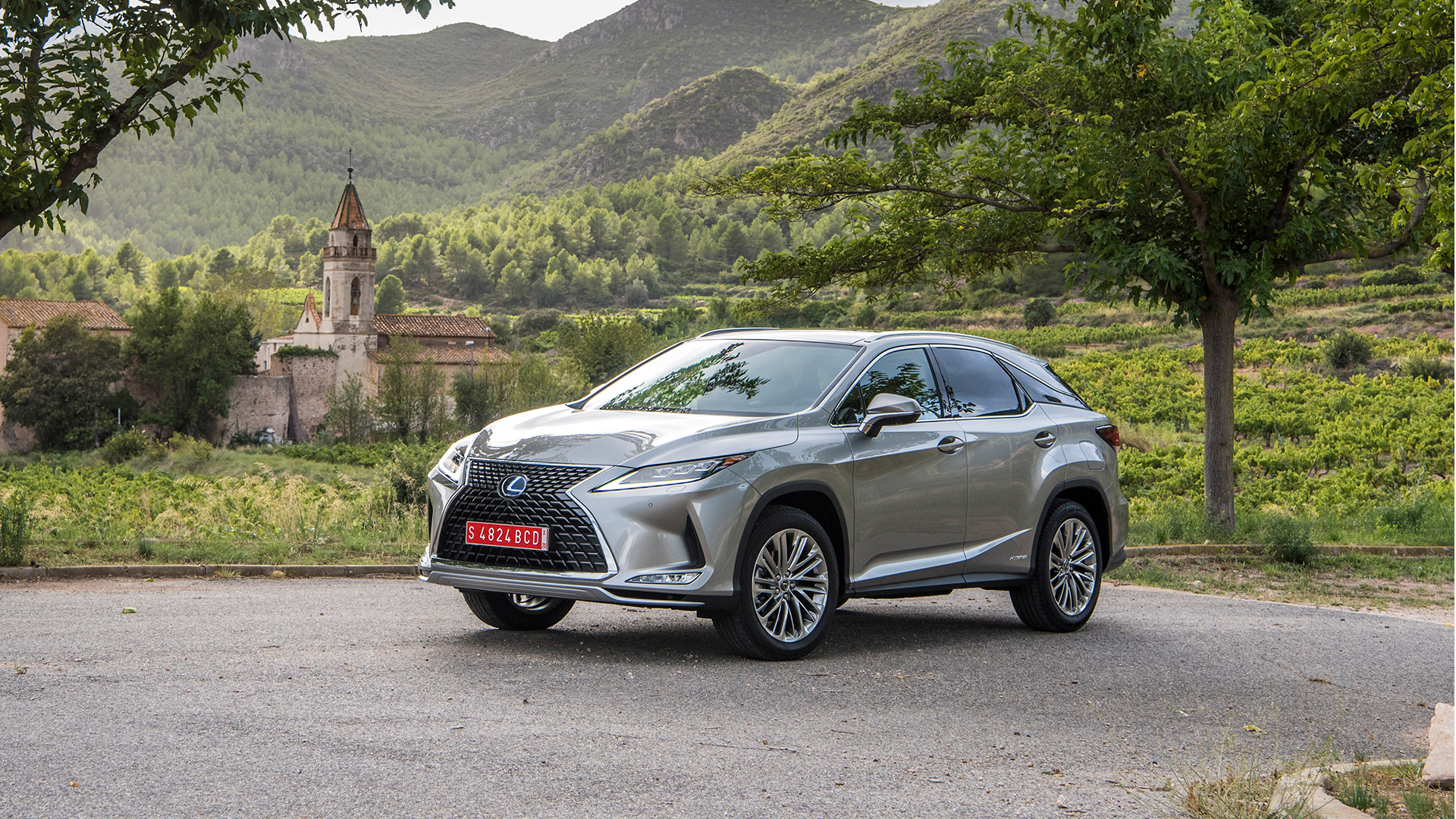 2019 018 Lexus RX 450h legt lat voor SUVs opnieuw hoger hero