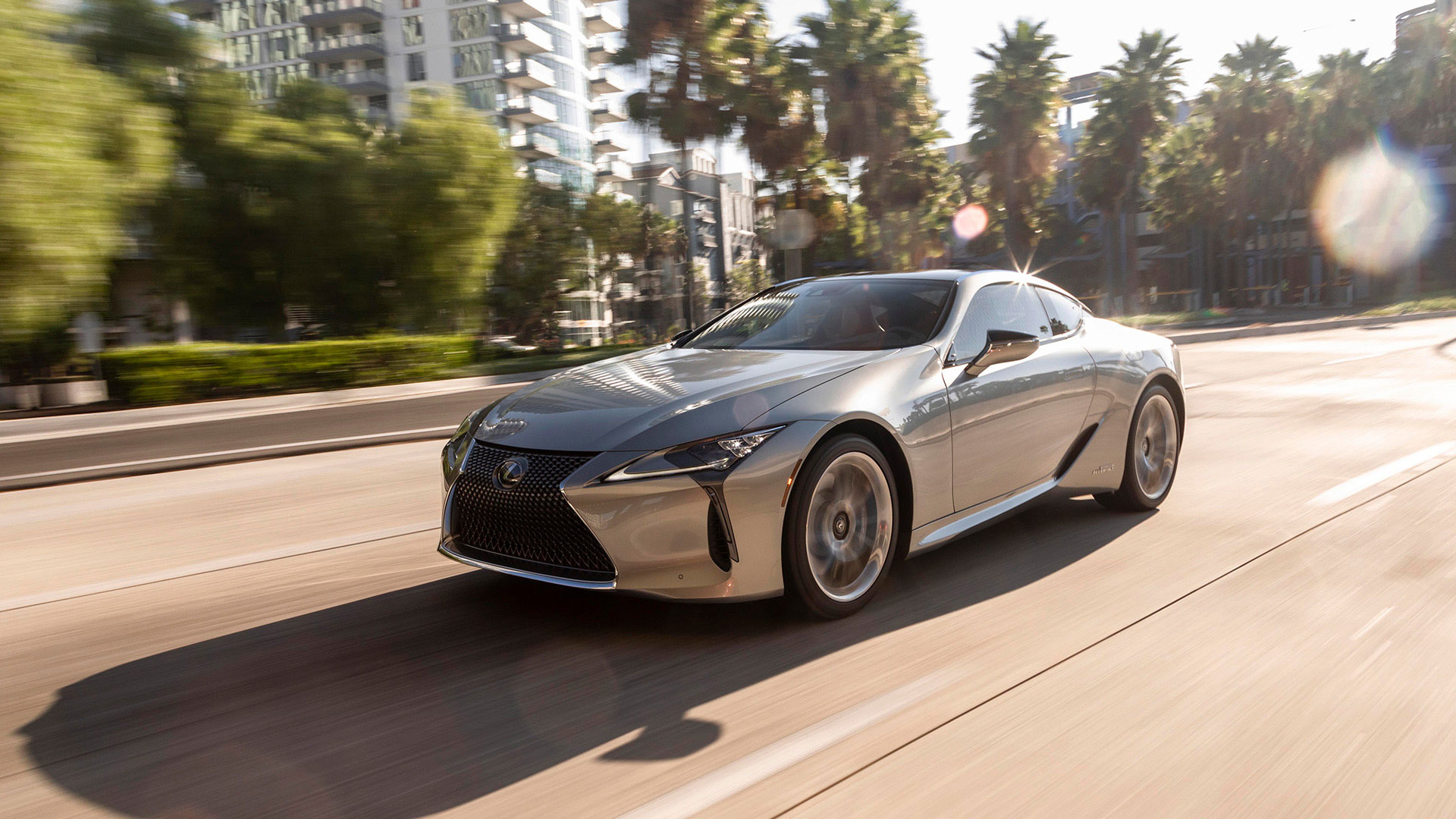 Vernieuwde Lexus LC biedt nog meer rijplezier en exclusiviteit