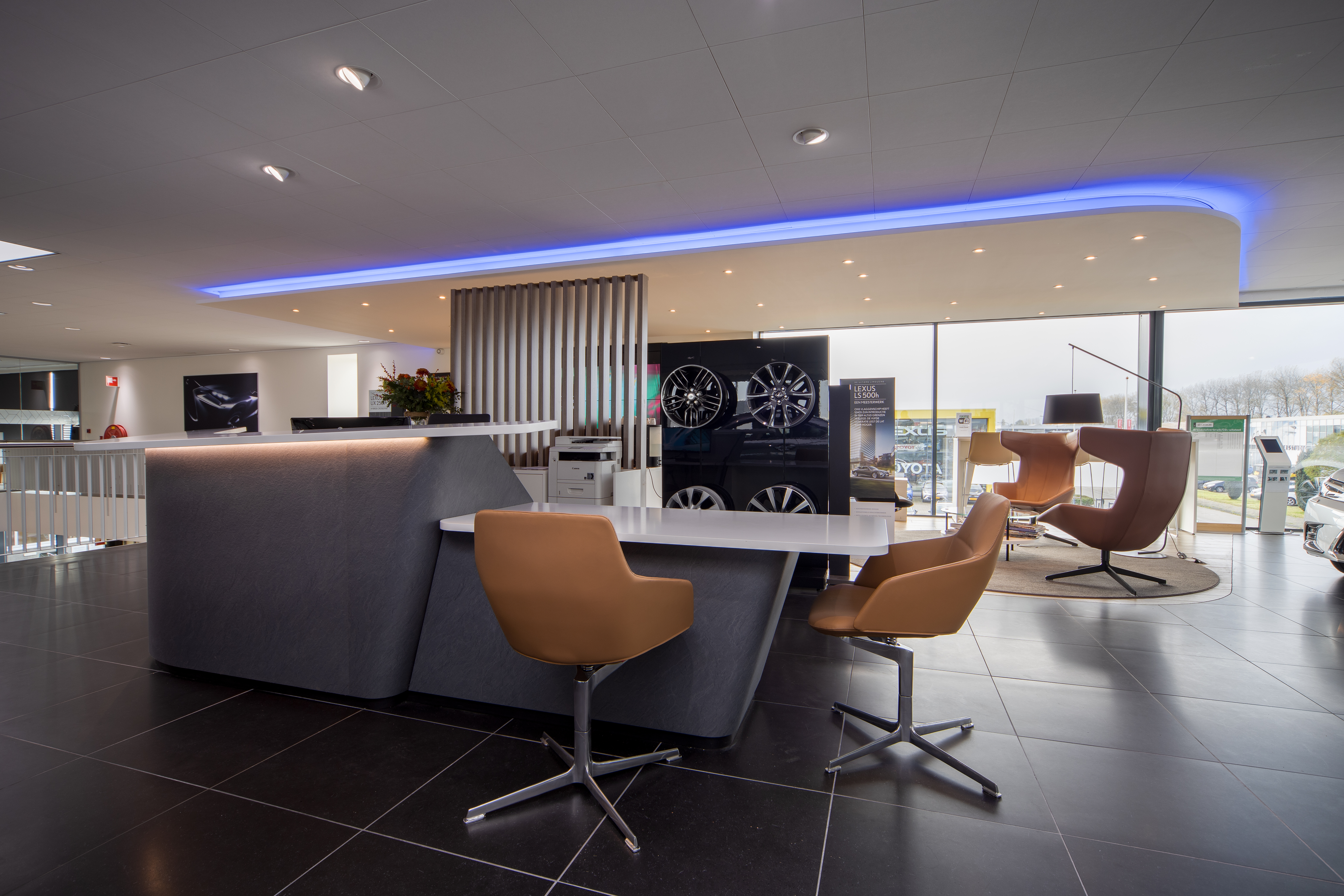 Showroom van Lexus Groningen
