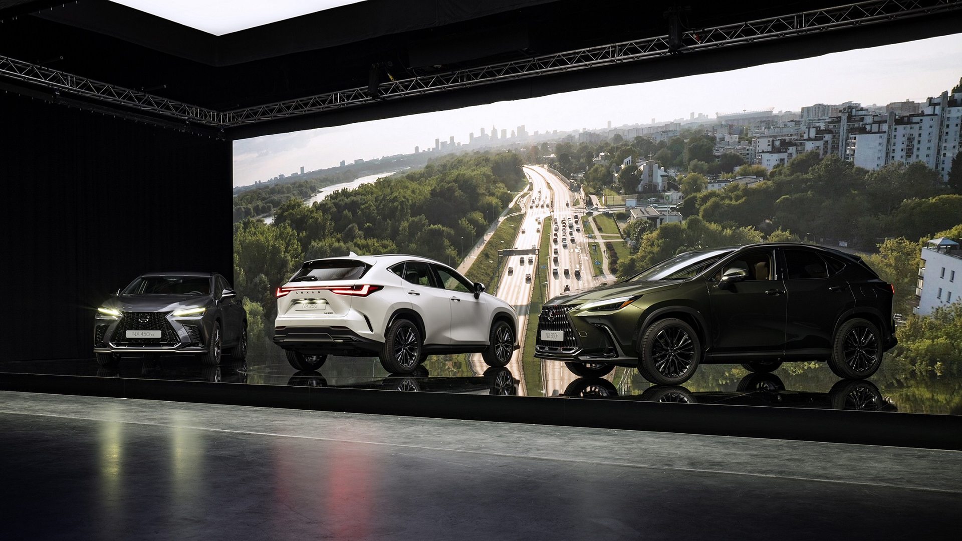 Yeni Nesil NX SUV’un Dünya Prömiyerini Gerçekleştirdi gallery06