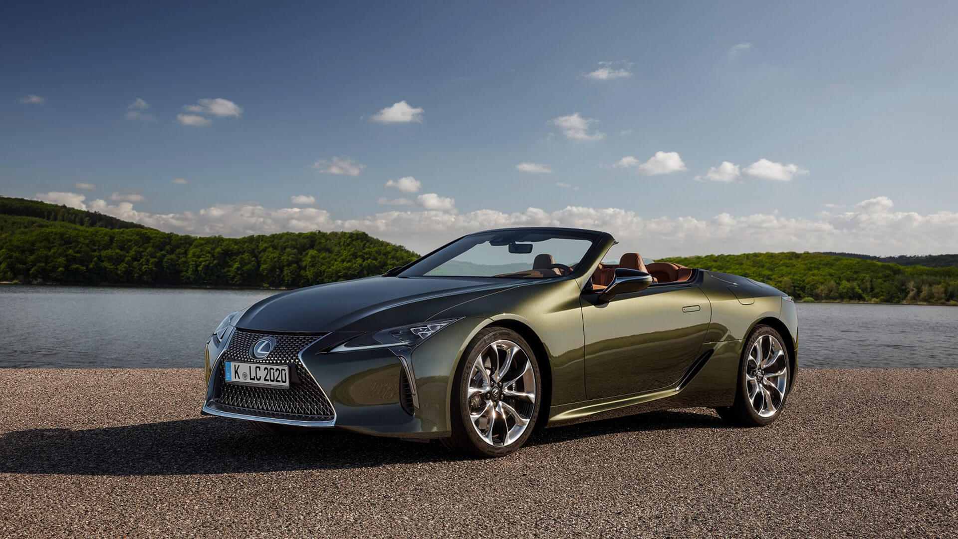 Lüks ve Konfor Üstü Açılan Lexus LC Convertible’da