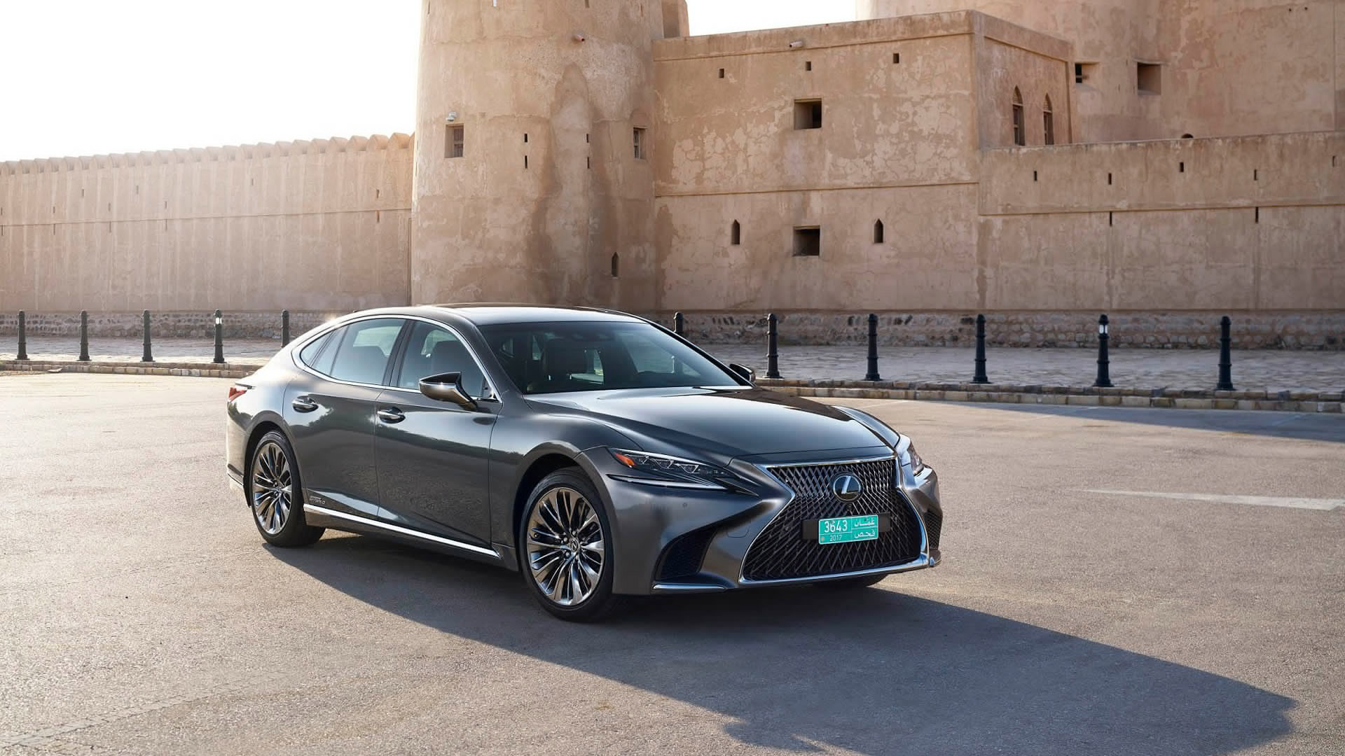 Lexus LS 500h gallery05 1920x1080 v2