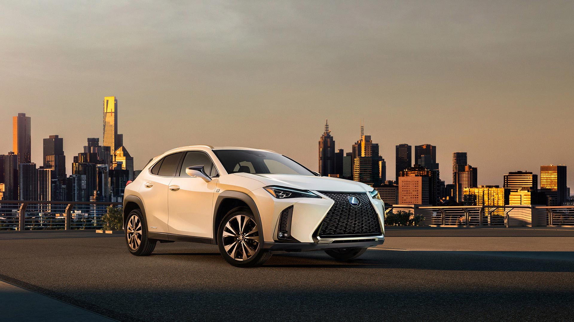 Lexus Paris Otomobil Fuari gallery01 1920x1080 v2
